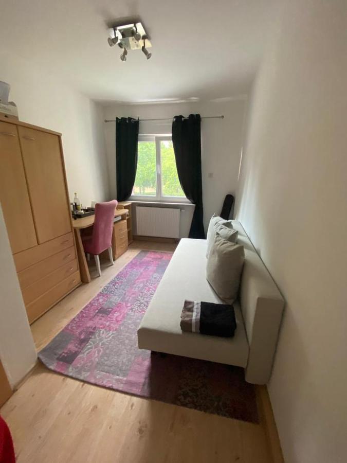 Schoenes Zimmer Im Charmanten Haus برلين المظهر الخارجي الصورة