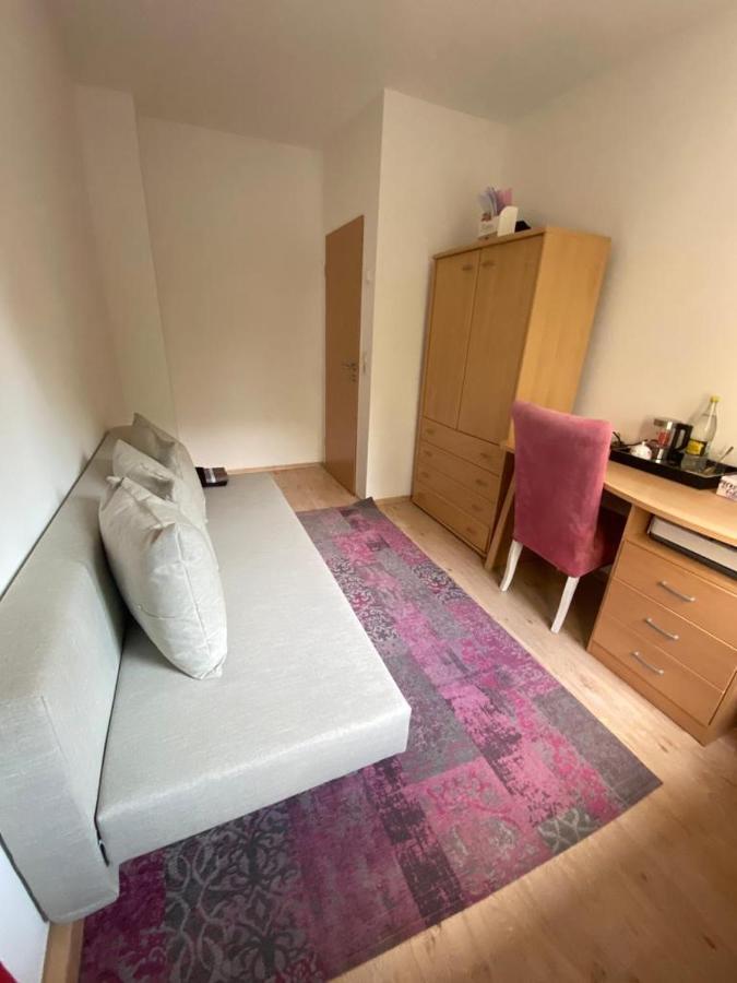 Schoenes Zimmer Im Charmanten Haus برلين المظهر الخارجي الصورة